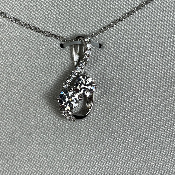 Intertwined My Friend / My Love sterling silver pendant with Swarowski Zirconia - Picture 4 of 9